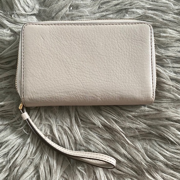 Q Wingman Small Leather Wristlet - Picture 3 of 5